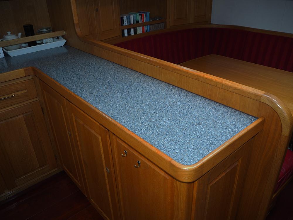 Saloon, Accommodation